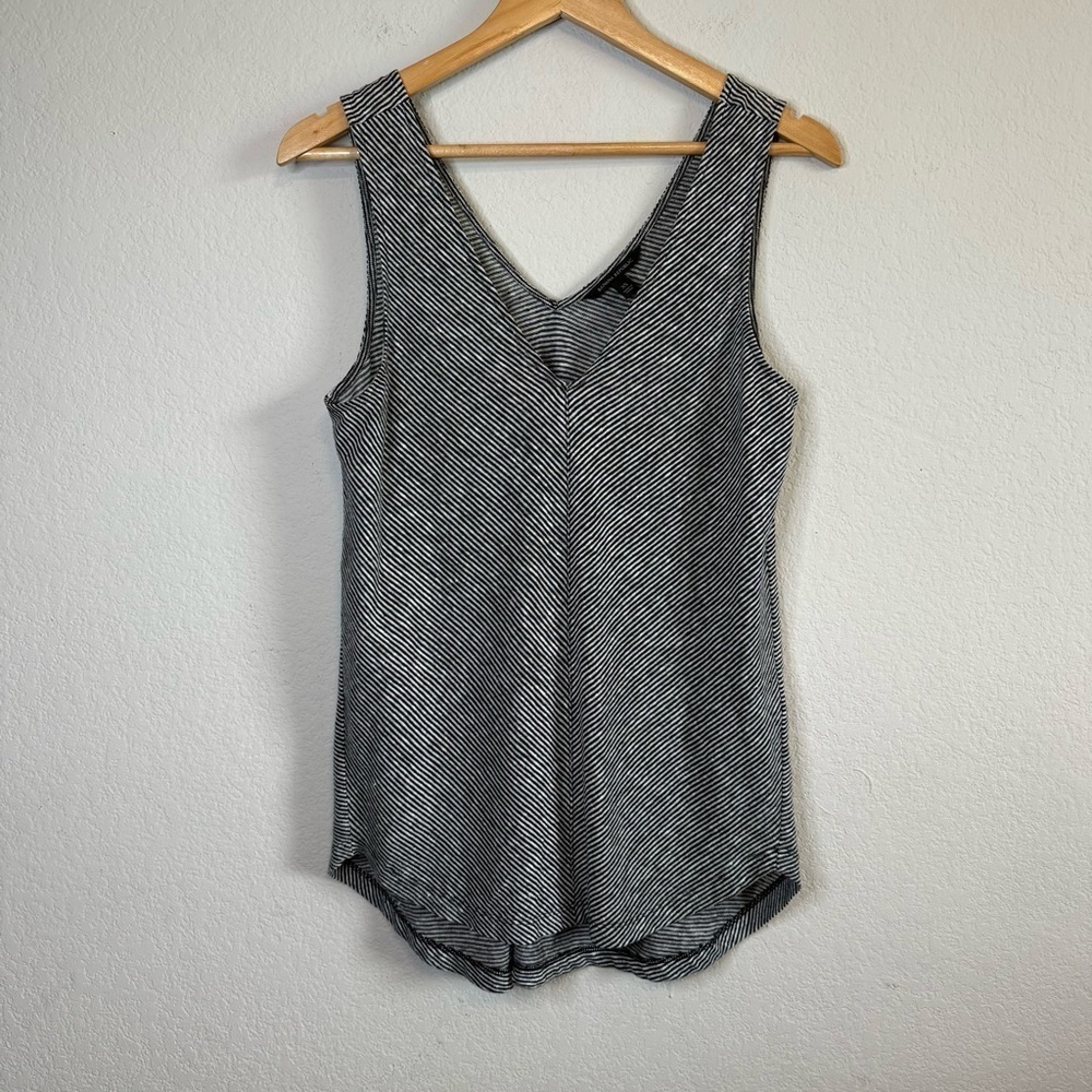 Banana Republic Black Cream Mini Stripe 100% Linen V Neck Tank Boho Top Size XS